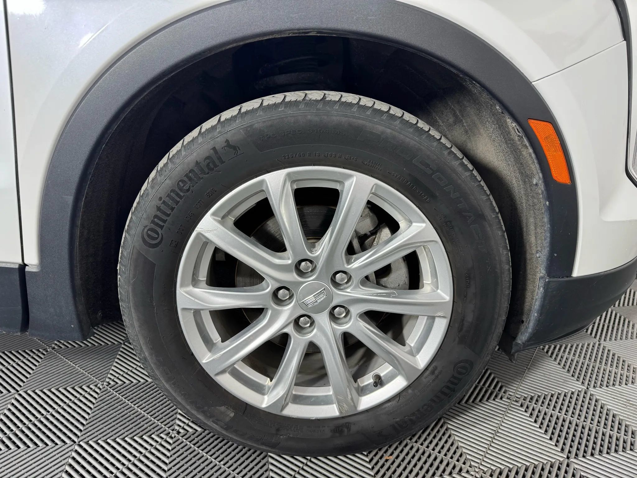 Used 2019 Cadillac XT4 Luxury w/ Cold Weather Package AWD/4WD image 46