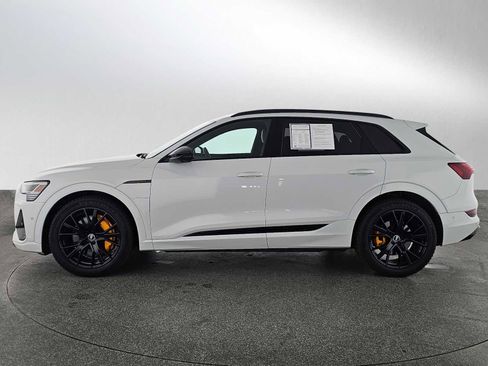 Used 2022 Audi e-tron Chronos w/ Chronos Package image 6