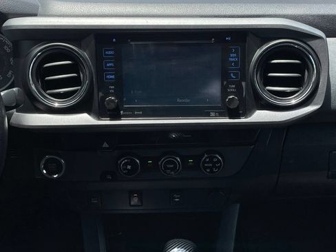 Used 2017 Toyota Tacoma TRD Sport w/ Tow Package RWD image 18