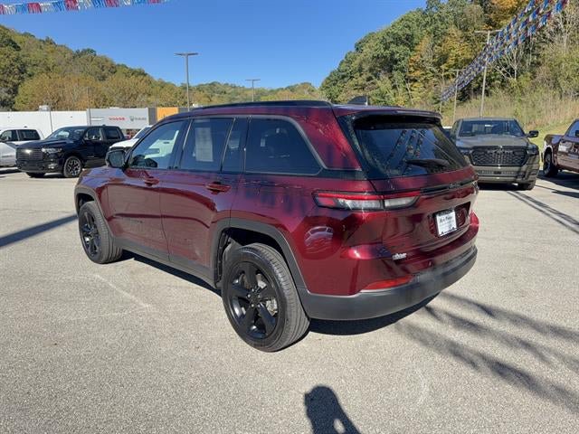 Used 2026 Jeep Grand Cherokee Limited w/ Limited Altitude Package AWD/4WD image 7