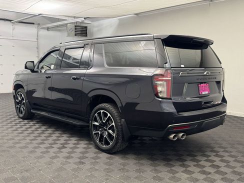 Used 2022 Chevrolet Suburban RST w/ Sport Performance Package image 3