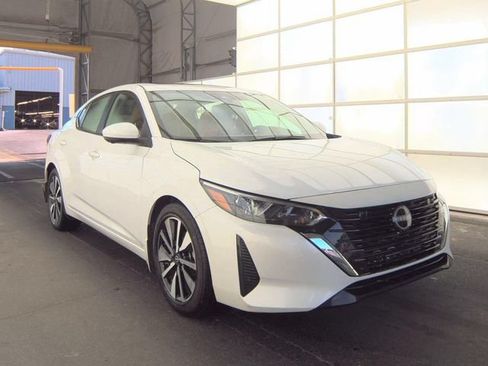 Used 2025 Nissan Sentra SV w/ SV Premium Package FWD image 11