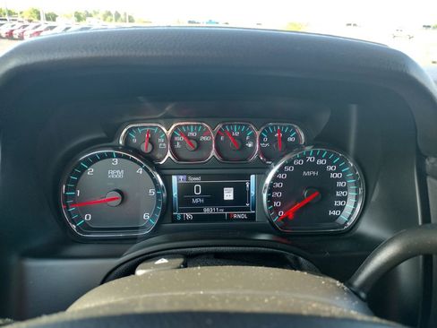 Used 2018 Chevrolet Suburban Premier AWD/4WD image 22