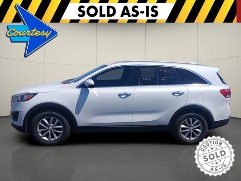 Used 2016 Kia Sorento FWD image 4