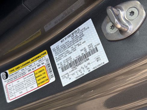 Used 2025 Ford Mustang Convertible RWD image 32