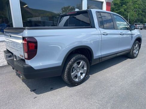 Used 2025 Honda Ridgeline TrailSport image 5