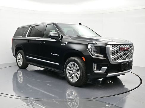 Used 2024 GMC Yukon XL Denali image 3