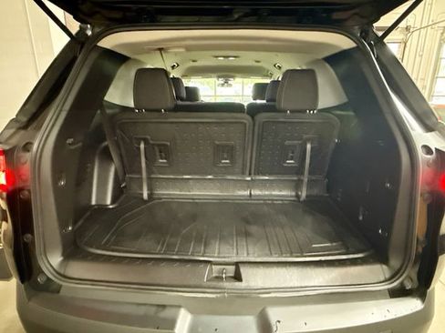 Used 2021 Chevrolet Traverse LS w/ LPO, Black Accent Package FWD image 25