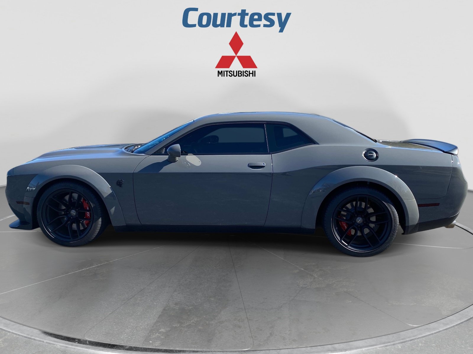 Used 2023 Dodge Challenger SRT Hellcat RWD image 2