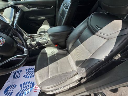 Used 2020 Cadillac XT6 Premium Luxury FWD image 19