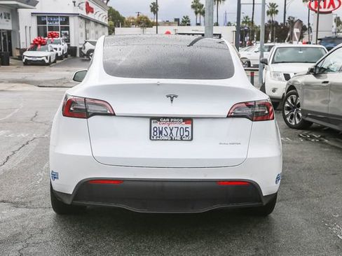 Used 2021 Tesla Model Y Long Range image 9