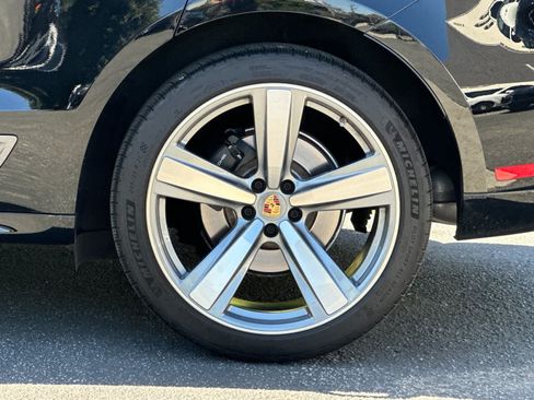 Certified 2023 Porsche Macan Turbo AWD/4WD image 30