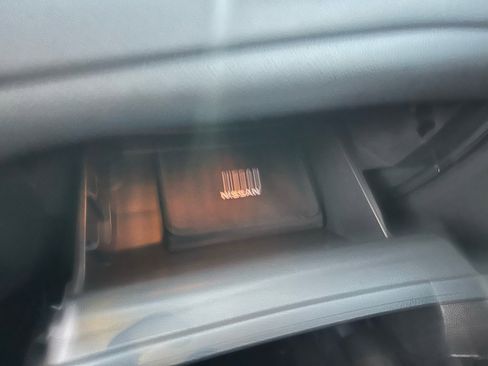 Used 2017 Nissan Rogue SV image 43