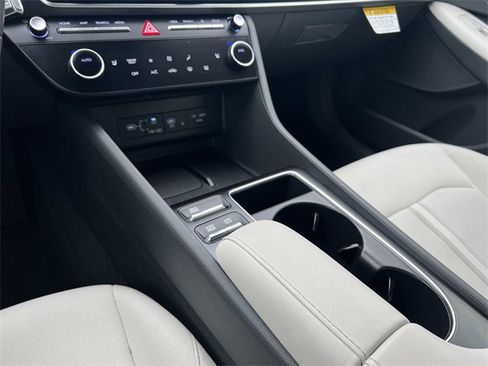 Certified 2025 Hyundai Sonata SEL image 16
