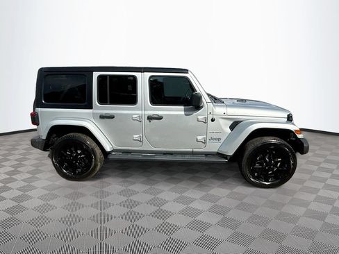 Used 2023 Jeep Wrangler Unlimited Sahara AWD/4WD image 5