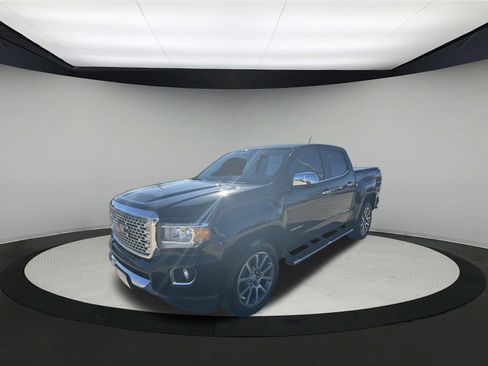 Used 2019 GMC Canyon Denali image 3