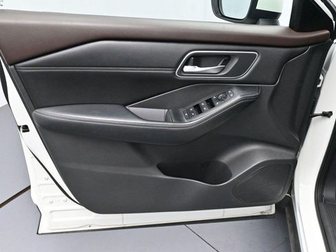 Used 2021 Nissan Rogue SV w/ Premium Package AWD/4WD image 11