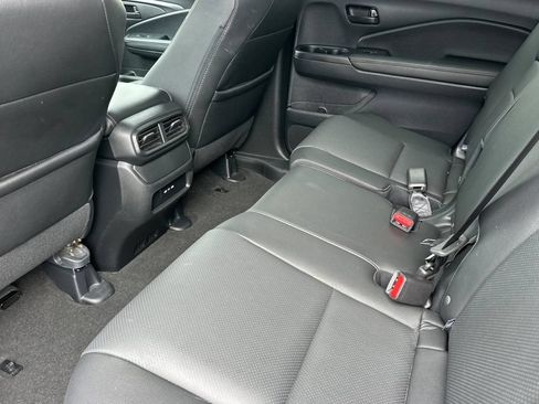 Used 2024 Honda Passport EX-L image 11