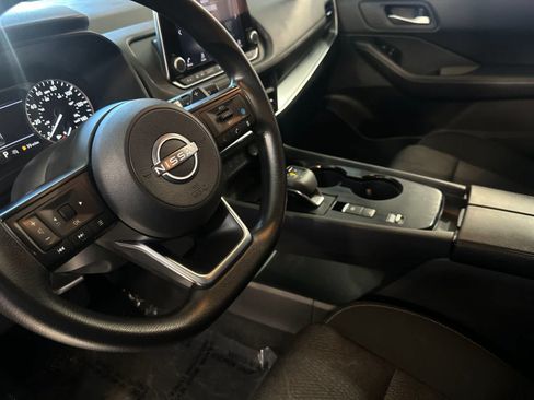 Used 2024 Nissan Rogue SV FWD image 12