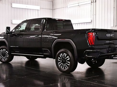 Used 2024 GMC Sierra 3500 Denali Ultimate image 5