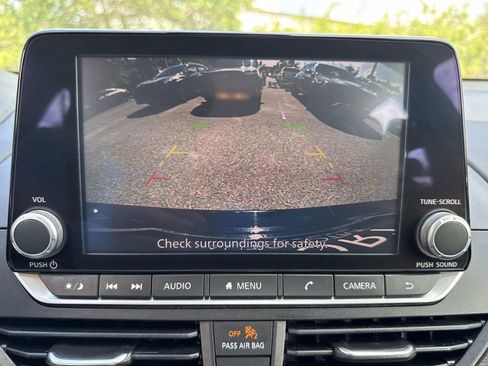 Used 2024 Nissan Altima 2.5 SV FWD image 30