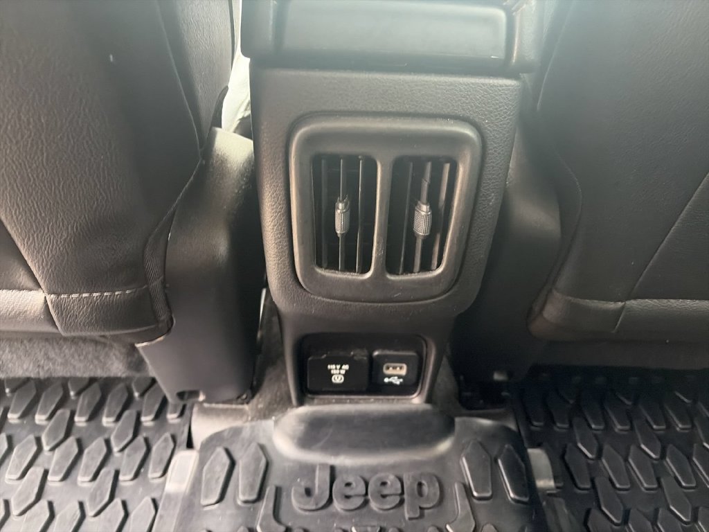 Used 2020 Jeep Compass Limited AWD/4WD image 17