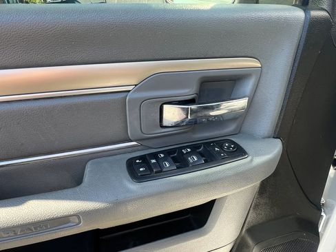 Used 2018 RAM 1500 SLT AWD/4WD image 11