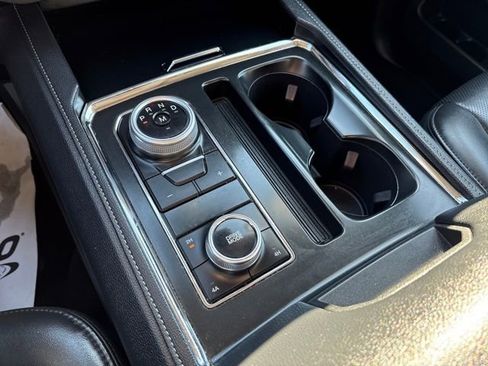 Used 2024 Ford Expedition Max XLT image 25