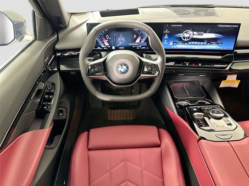 New 2026 BMW 530i xDrive w/ Premium Package AWD/4WD image 22