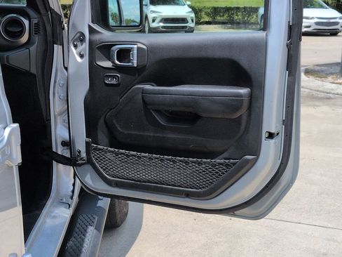 Used 2023 Jeep Gladiator Sport AWD/4WD image 28