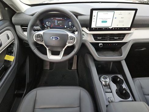 New 2026 Ford Explorer Active image 4