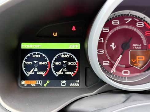 Used 2012 Ferrari FF image 15