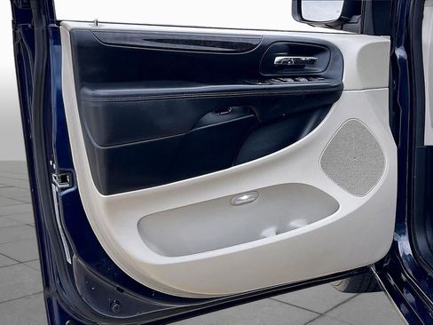 Used 2017 Dodge Grand Caravan SE w/ Power Window Group FWD image 22