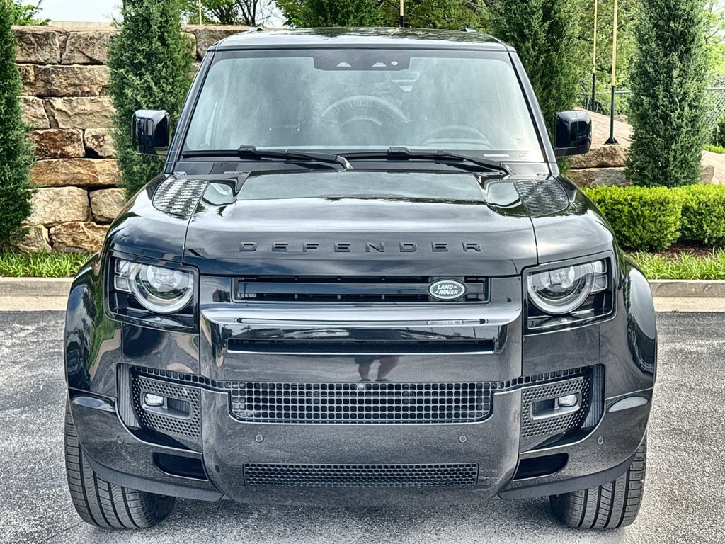 Certified 2025 Land Rover Defender 130 X-Dynamic SE AWD/4WD image 8