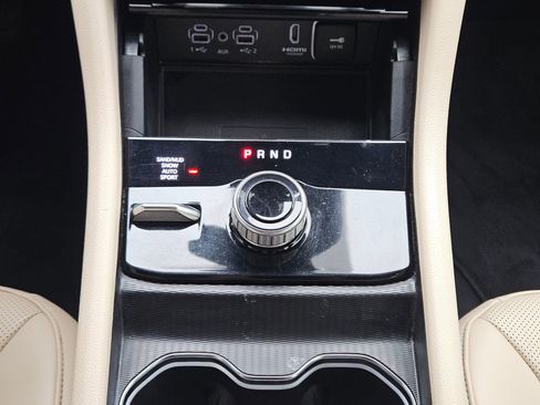 Used 2024 Jeep Grand Cherokee Limited w/ Luxury Tech Group II image 13