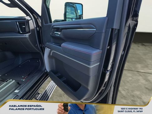 Used 2024 GMC Sierra 2500 AT4X AWD/4WD image 39