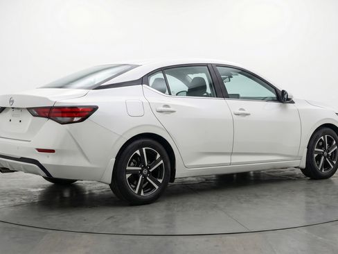 Used 2025 Nissan Sentra SV FWD image 9
