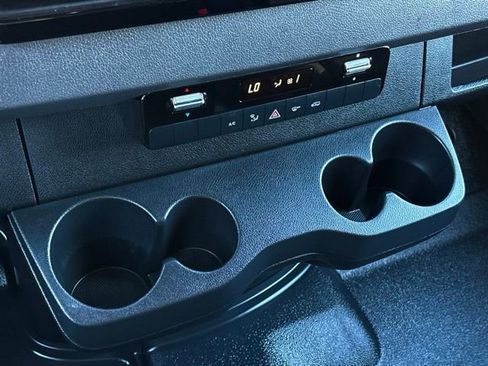 Used 2025 Mercedes-Benz Sprinter 2500 image 24