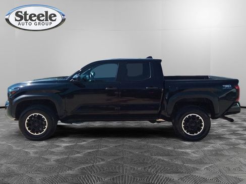 Used 2024 Toyota Tacoma TRD Off-Road image 2