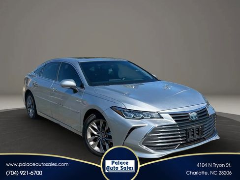 Used 2019 Toyota Avalon XLE image 1