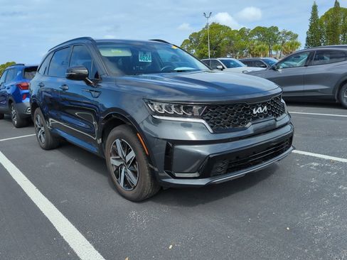 Certified 2023 Kia Sorento S image 2