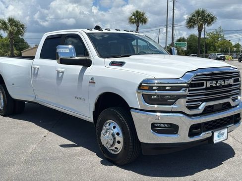 Used 2025 RAM 3500 Laramie AWD/4WD image 7