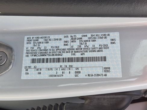Used 2025 Ford Escape ST-Line AWD/4WD image 25