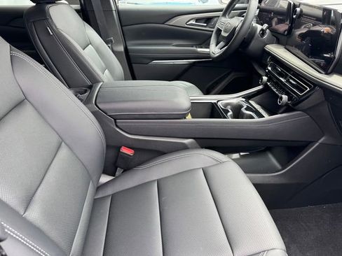 New 2026 Chevrolet Traverse LT w/ Midnight/Sport Edition FWD image 7