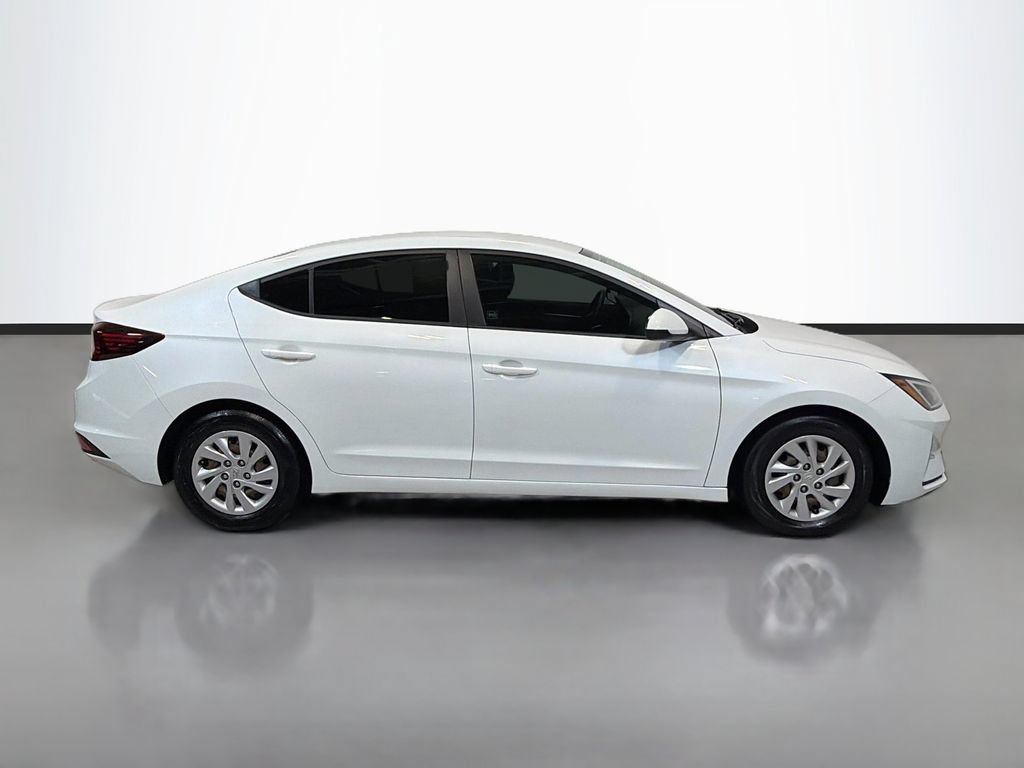 Used 2019 Hyundai Elantra SE w/ Cargo Package FWD image 10