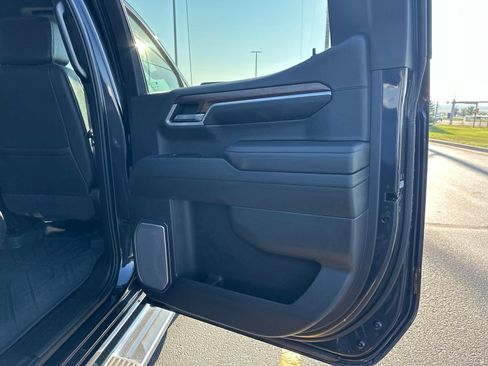 Used 2022 Chevrolet Silverado 1500 High Country w/ Z71 Off-Road Package AWD/4WD image 40