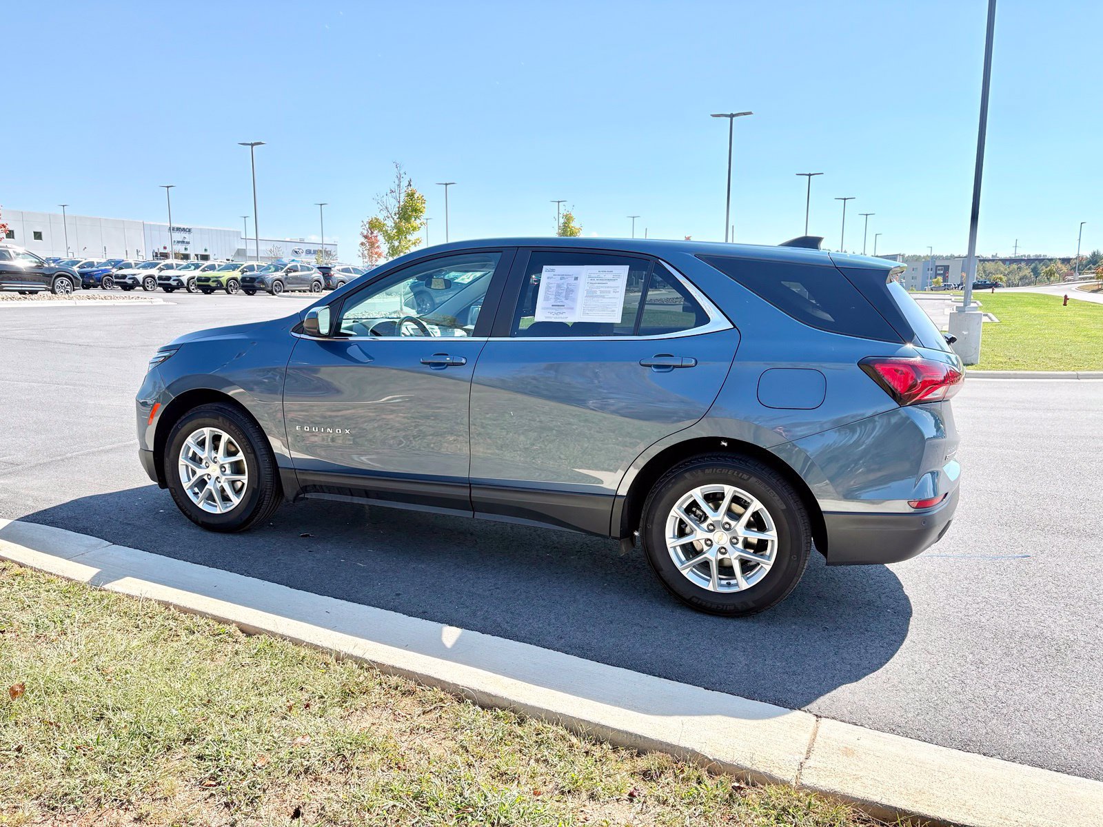 Used 2024 Chevrolet Equinox LT FWD image 5