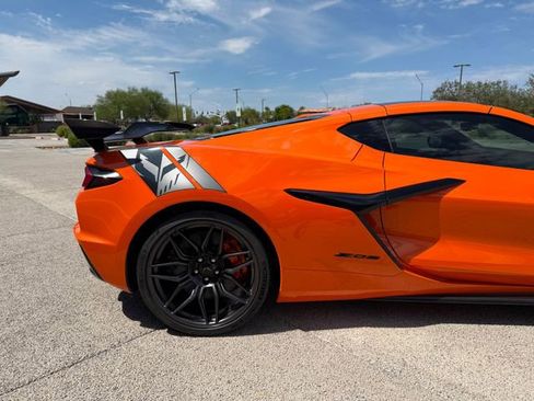 Used 2024 Chevrolet Corvette Z06 w/ Z07 Performance Package image 30