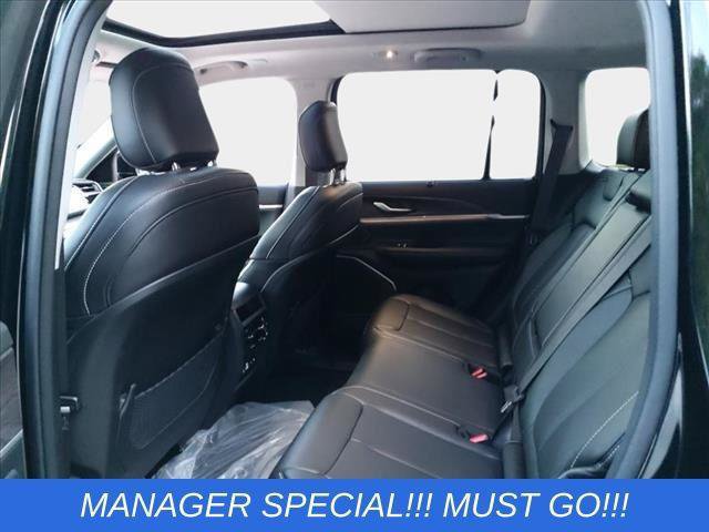 Used 2024 Jeep Grand Cherokee Limited 4xe w/ Luxury Tech Group II AWD/4WD image 13