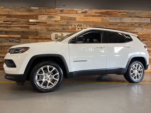 Used 2022 Jeep Compass Latitude image 47